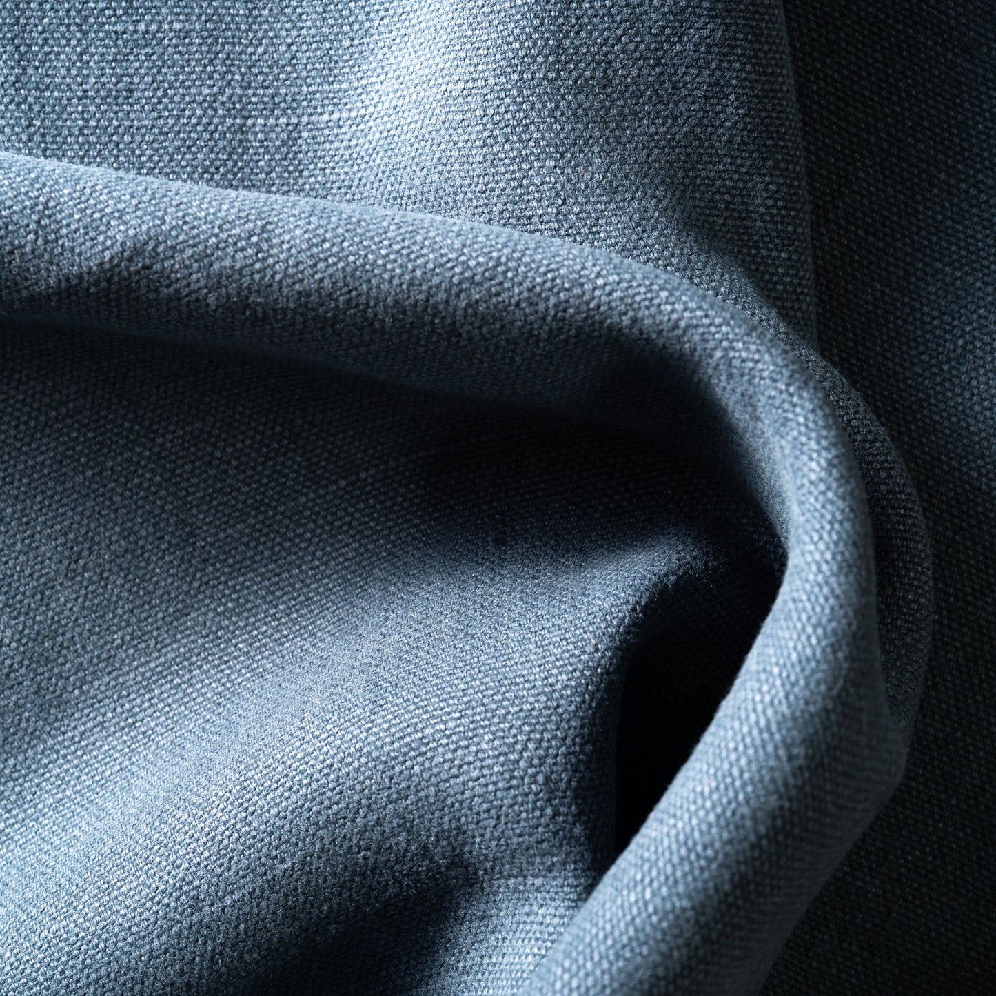 14.3 oz/sq yard 100% Upholstery/ Slipcover Weight Linen in Bondi Blue Swatch